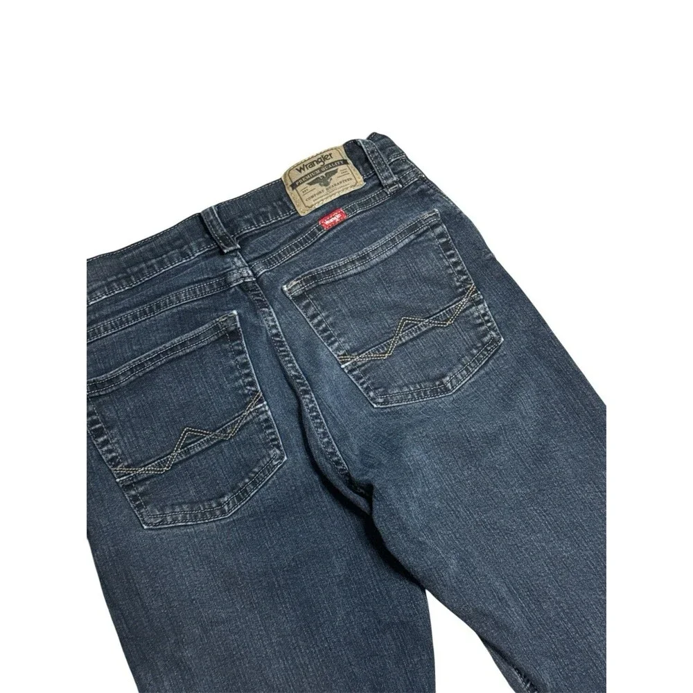 Wrangler Men’s Straight Fit With Stretch Dark Denim Jeans 30x32 Western Workwear